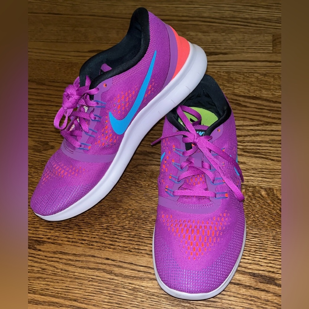 Women’s Size 8.5 Nike Running Shoes Purple